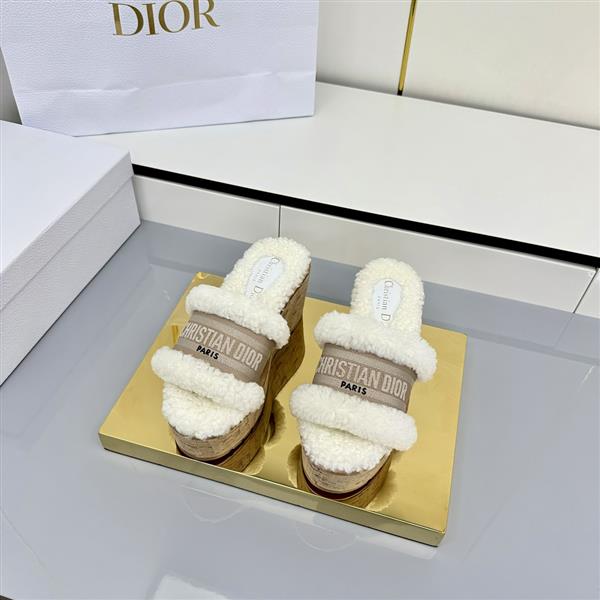 20251128184322568 290